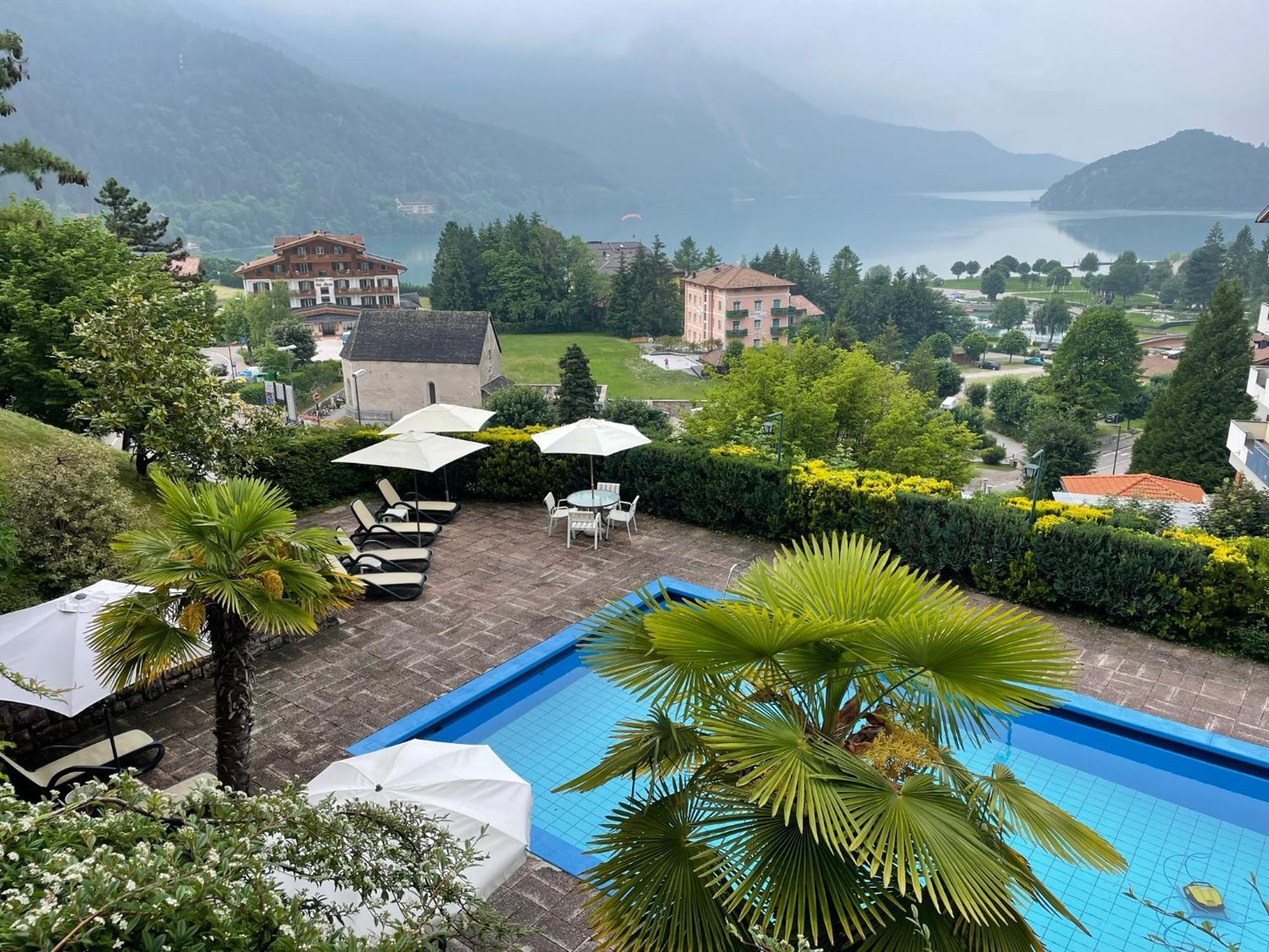 Hotel Miralago Wellness - Adults Only Molveno Exterior foto