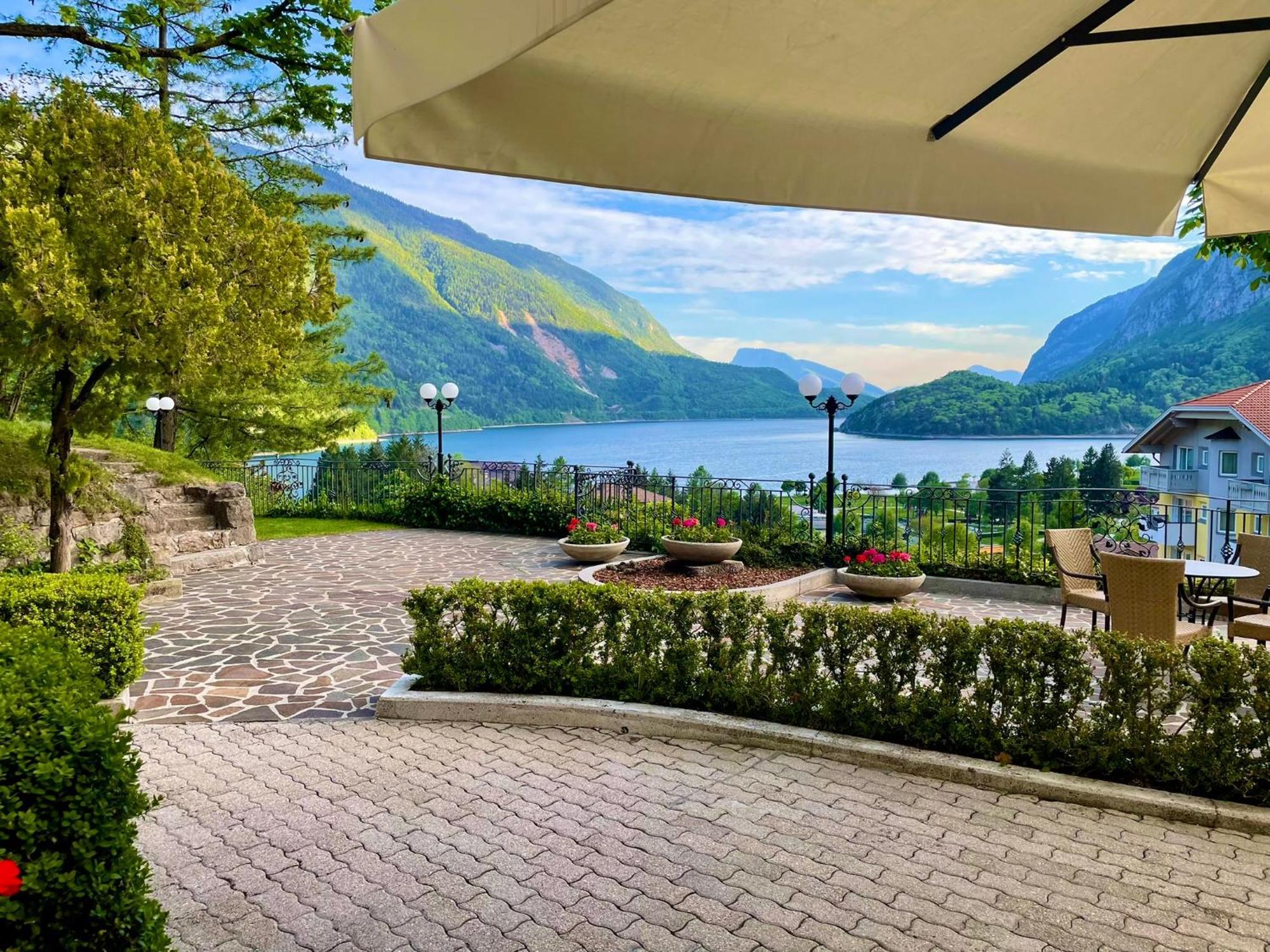 Hotel Miralago Wellness - Adults Only Molveno Exterior foto